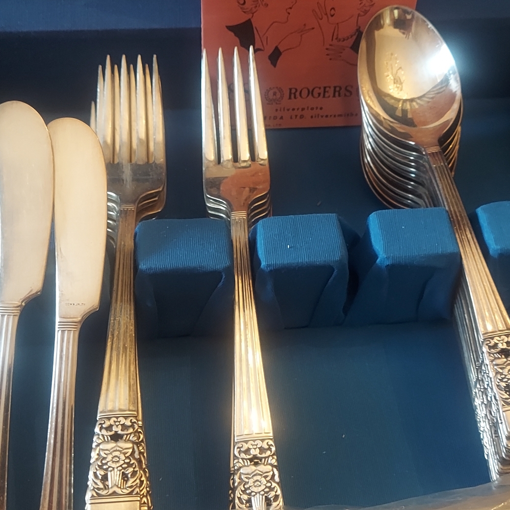 Silverware Set, 63 Pieces, Oneida Community